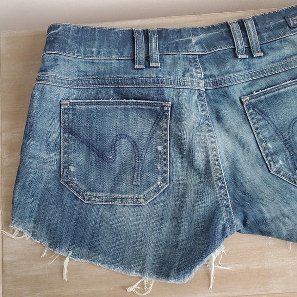 Citizens of Humanity Distressed Cutout shorts Size 28 - Picture 10 of 14